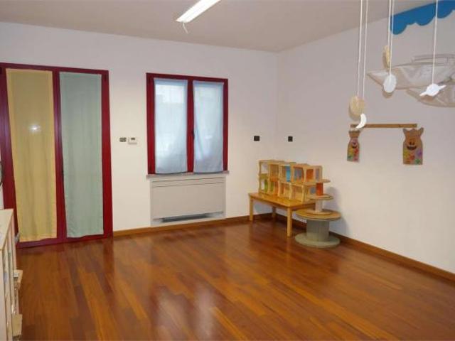 358/2025 U BG Scuola e laboratori scientifici in asta a Romano di Lombardia