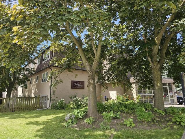358 Queenston Street