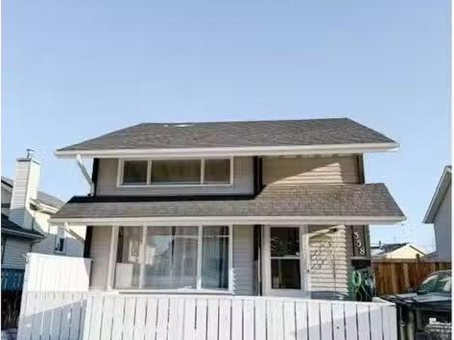 358 Village Drive, Sherwood Park, AB, T8A 4N3 house for sale.