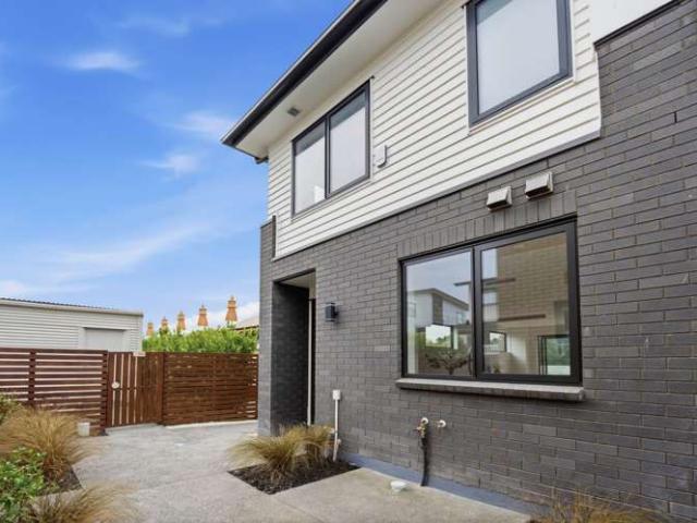 3/5 Wastney Road, Alfriston, Manukau City