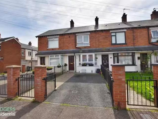 35 York Crescent