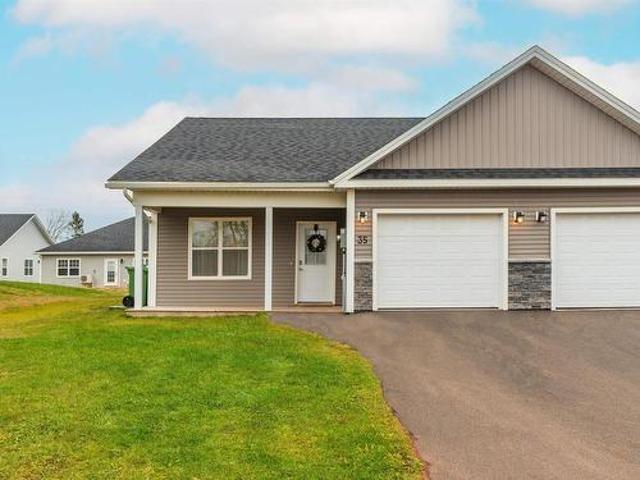 35 Aidan Street, Charlottetown, PE, C1E 3P9 house for sale | Listing ID 202614 | Royal LePage