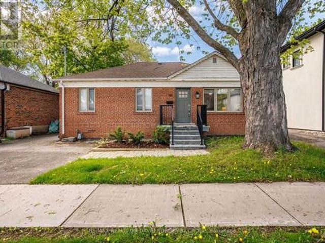 35 Almore Avenue, Toronto, ON, M3H 2G9 house for sale | Listing ID C13175 | Royal LePage