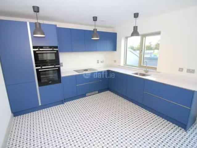 35 Aylesbury, Ballintemple, Ballintemple, Co. Cork is for rent