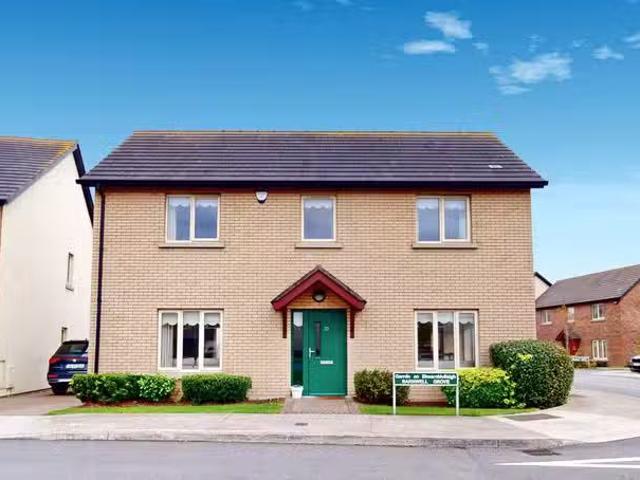 35 Barnwell Grove, Clonsilla, Dublin 15, D15CCV9 is for sale