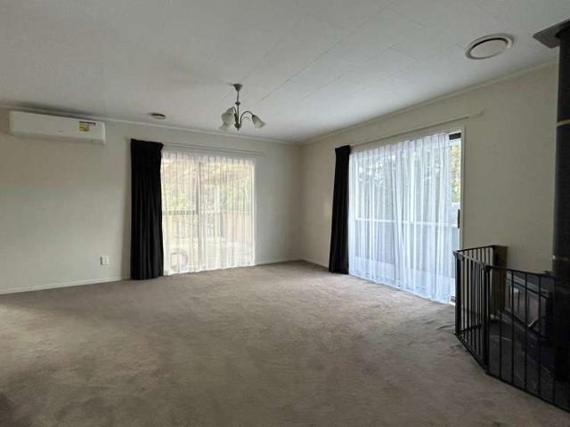 35 Claverdon Drive, Massey, Waitakere City