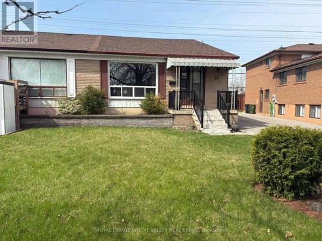 35 Elmvale Crescent, Toronto, ON, M9V 2B8 house for sale | Listing ID W12101 | Royal LePage