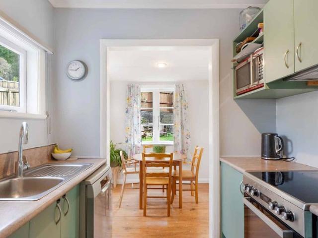 35 Elmslie Road, Pinehaven