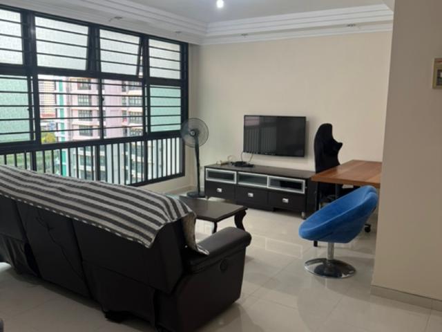 35 Eunos Crescent HDB Apartment For Rent, $4,300, 3 Bed 2 Bath 914 sqft $4.70 psf