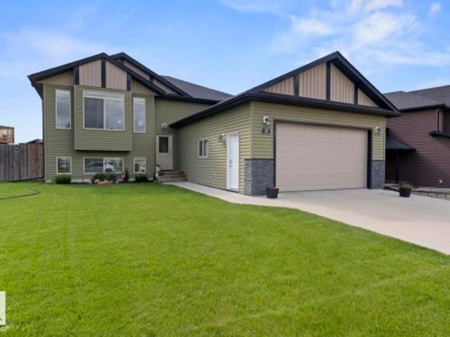 35 Falcon Road, Cold Lake, AB, T9M 0G4 house for sale | Listing ID E4497 | Royal LePage