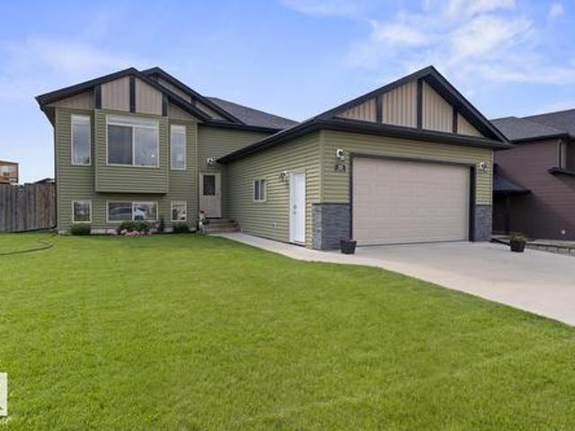 35 Falcon Road, Cold Lake, AB, T9M 0G4 house for sale | Listing ID E4497 | Royal LePage