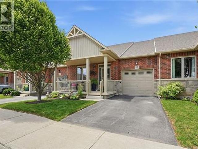 35 Finton Lane, Binbrook, ON, L0R 1C0 condo for sale | Listing ID 40841 | Royal LePage