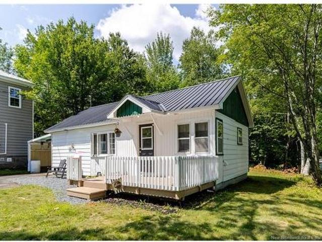 35 First Ave, Mcadam, NB, E6J 1S3 house for sale | Listing ID NB145952 | Royal LePage