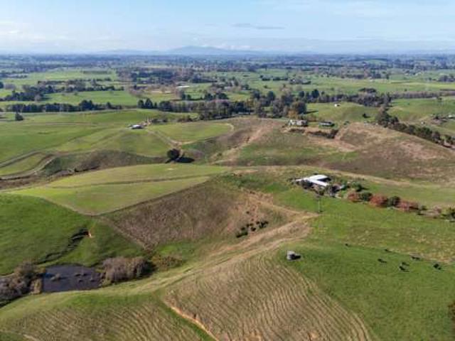 35 Grove Access Road, Karamu, Waipa