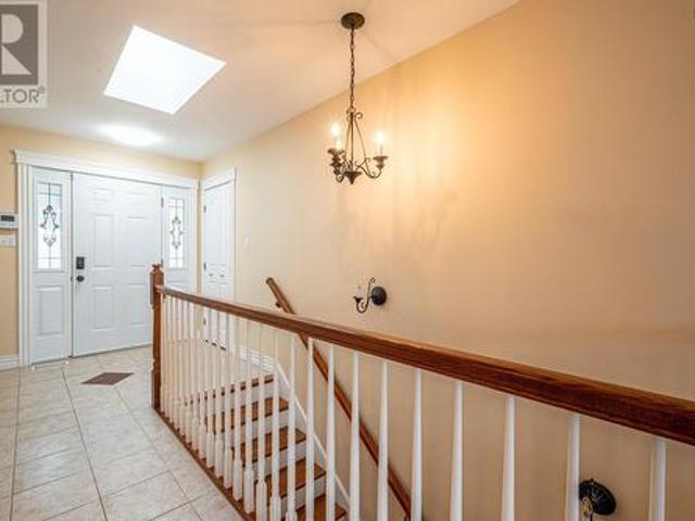 35 Granter Road, Bedford, NS, B4B 2C5 Luxury House for sale | Listing ID 202600 | Royal LePage Carriage Trade Luxury Properties