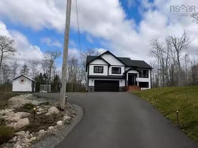 35 Hummingbird Lane, Hammonds Plains, NS, B3Z 1H9 house for.