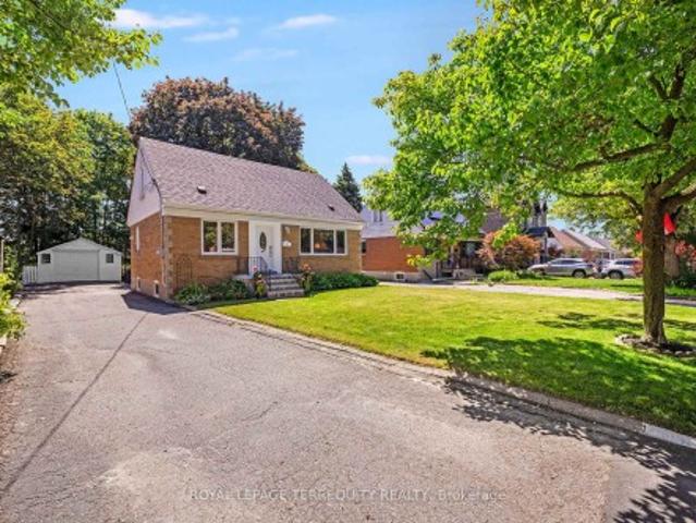 35 Jodphur Avenue, Toronto, ON, M9M 2J3 house for sale | Listing ID W13487 | Royal LePage