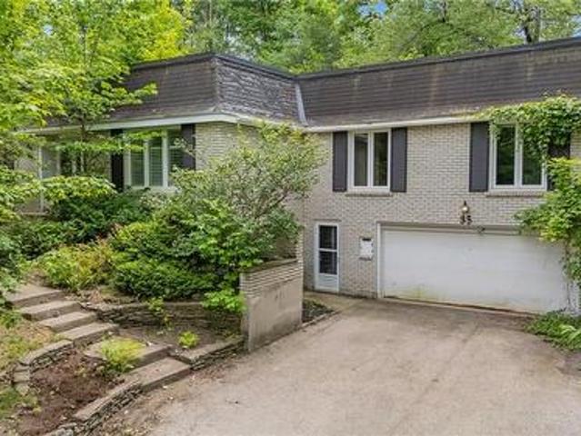 35 Maple Hill Drive, Kitchener, ON, N2M 2R7 house for sale | Listing ID 40843 | Royal LePage