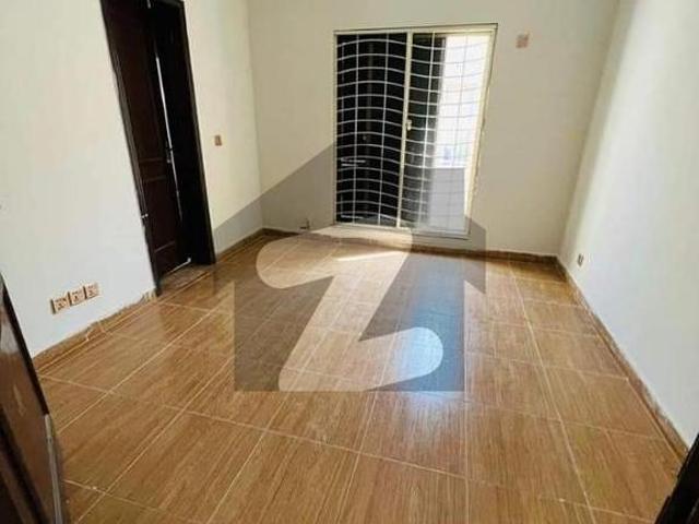 35 marla house is available for rent in gulberg