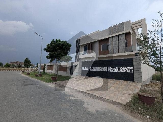 35 Marla Prime Location House Available For Sale In R Sector Prime Location DHA Multan