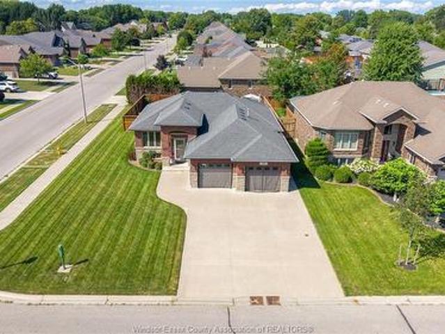 35 Marshwoods Boulevard, Kingsville, ON, N9Y 0A7 house for sale | Listing ID 26019 | Royal LePage