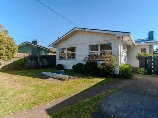 35 Oswald Crescent, Paparangi, Wellington City
