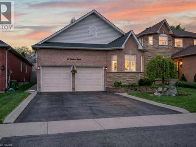 35 Pentland Road, Waterdown, ON, L0R 2H5 house for sale | Listing ID 40834 | Royal LePage