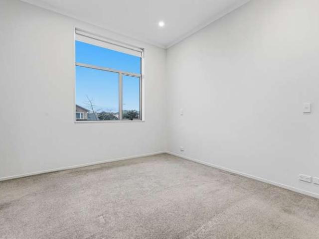 35 Pencaitland Drive, Flat Bush, Manukau City