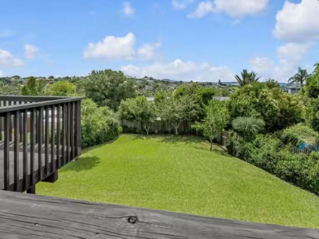 35 Ridge Road, Howick, Manukau City