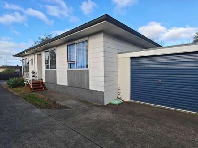 35 Riverpark Crescent, Henderson, Waitakere City