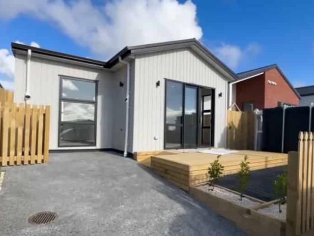 35A Redhills Road, Massey, Waitakere City