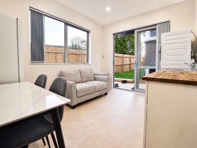 35B Riverpark Crescent