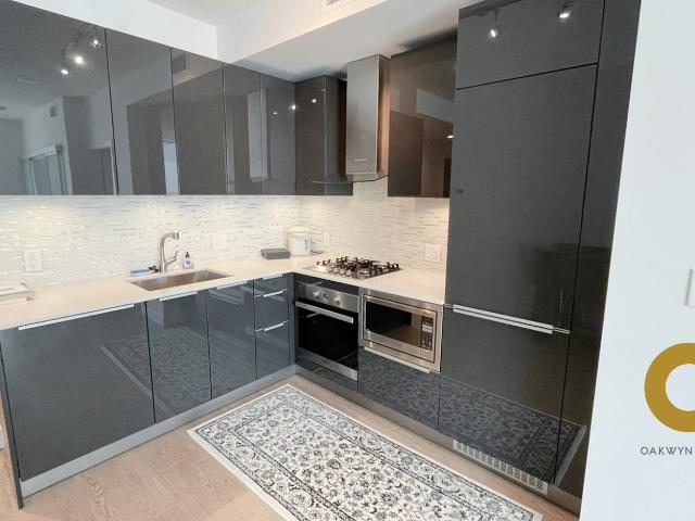 35th/F 1 Bed & Den + 1 Bath in DOWNTOWN VANCOUVER