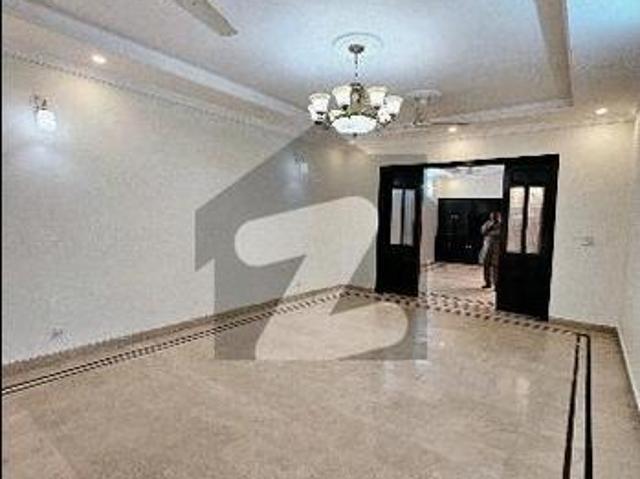 35x70 10 Marla House Prime Location for Sale in G 13