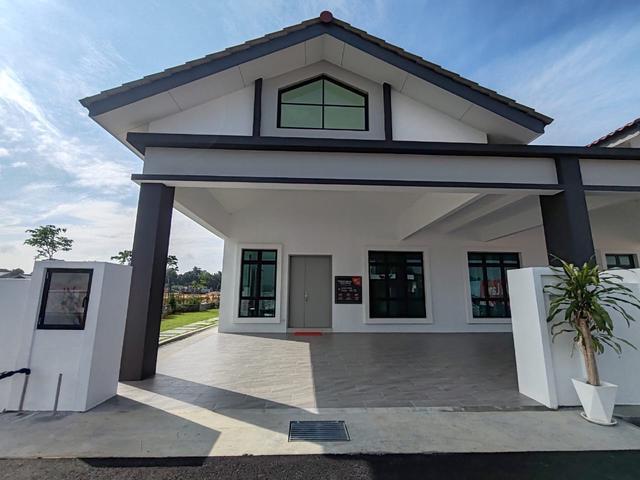 35x70 Ayer Keroh Single Storey Cluster like Semi D extra 10 feet land