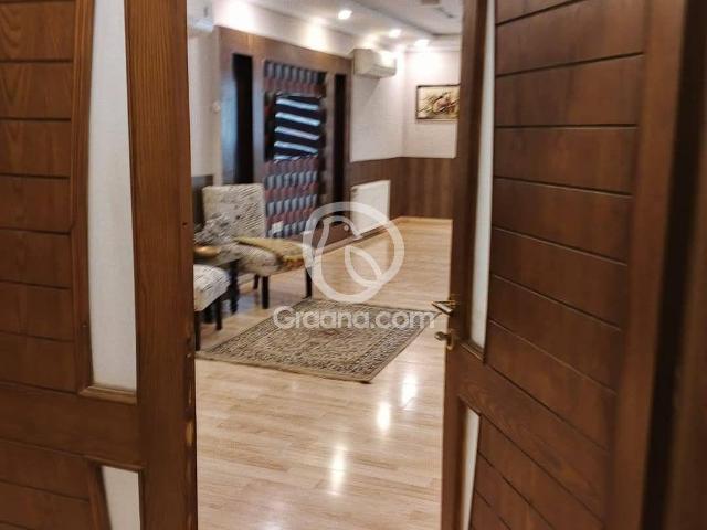 3600 Ft² Flat for Rent