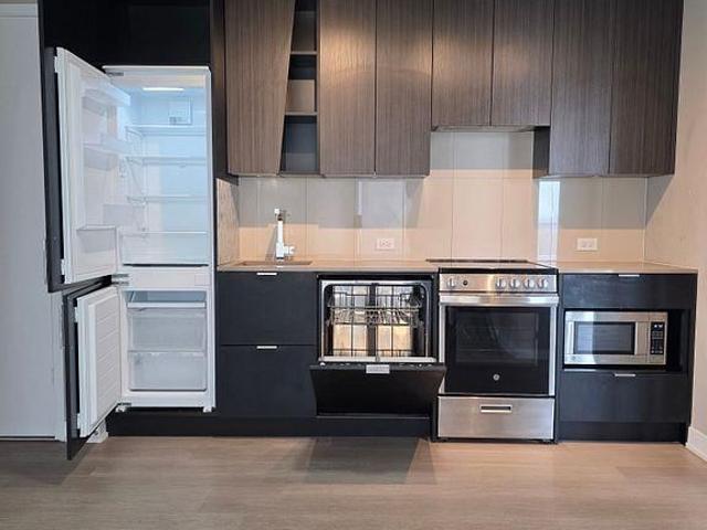 3601 3 Quartz Road, Mississauga | 2Beds/2Bath, Condo, $2,650/mo | Condos. Ca