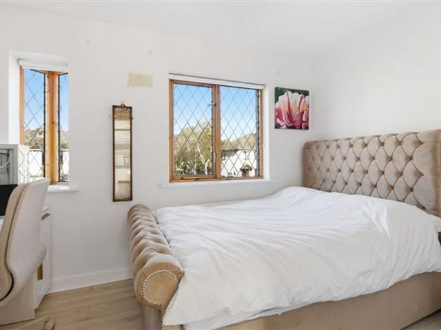 360,000 | 43 Elmbrook Walk, Lucan, Co. Dublin DNG Lucan 4985 MyHome. Ie Residential