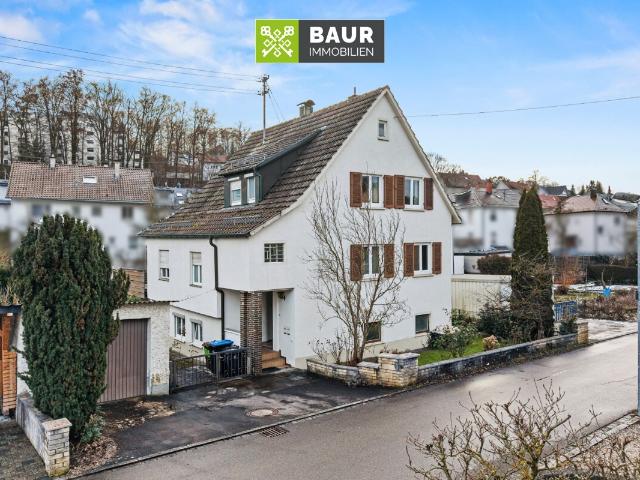 360° I Ruhig wohnen, zentral leben: Zweifamilienhaus mit Garage mitten in Blaustein!