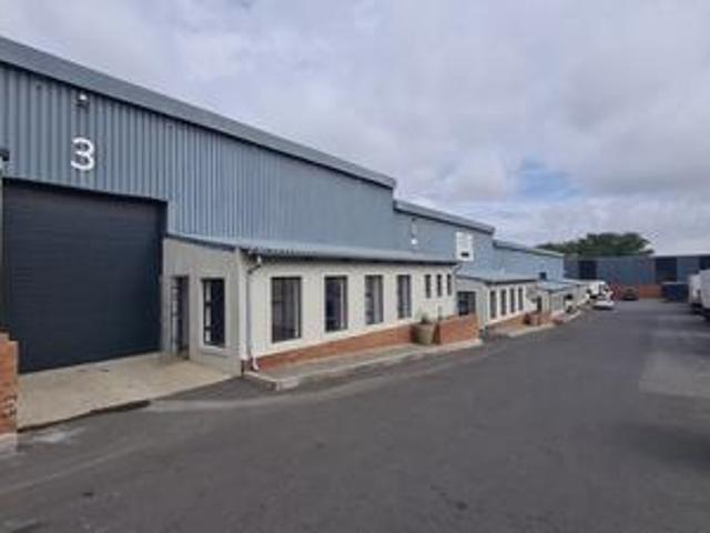 360sqm warehouse to let in halfway h.