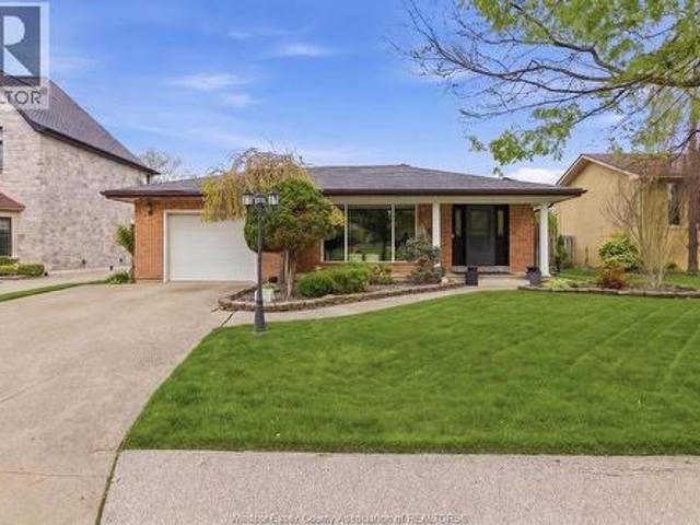 362 Pentilly, Tecumseh, ON, N8N 2K9 house for sale | Listing ID 26016 | Royal LePage