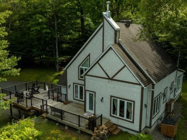 363 Rue Du Mont Ste Anne, Prévost, QC, J0R 1B1 house for sale | Listing ID 10784 | Royal LePage
