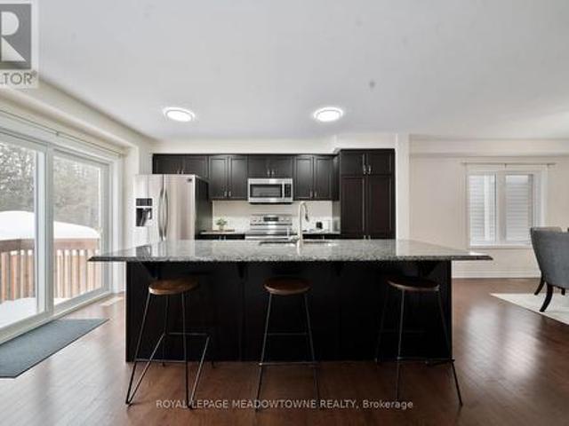 364 Equestrian Way, Cambridge, ON, N3E 0B9 house for lease | Listing ID X13586 | Royal LePage