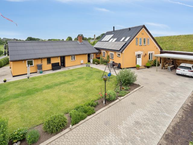 36525 Banevej 3, Lov Villa med stor garage i Lov RealMæglerne