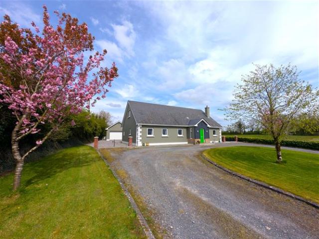 365,000 | Cartronnacross, Claremorris, Co. Mayo Sherry FitzGerald Hanley 4996 MyHome. Ie Residential