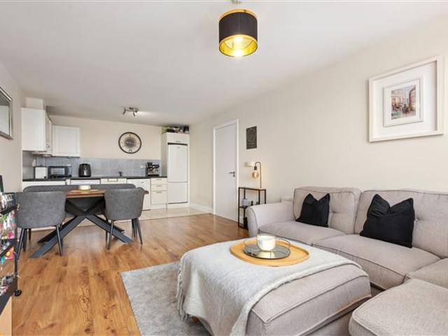 365,000 | 84 Belarmine Plaza, Belarmine, Stepaside, Dublin 18 Sherry FitzGerald Foxrock 4982 MyHome. Ie Residential