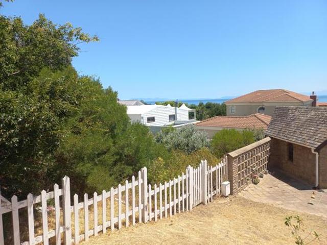 367 m² Land available in Gordon's Bay Village