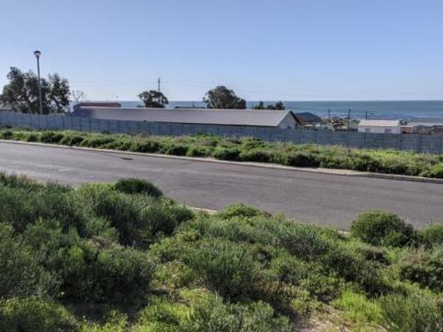 368 m² Land available in St Helena Views