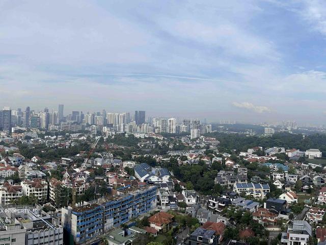 368 Thomson D11, Condominium