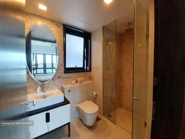 368 Thomson D11, Condominium